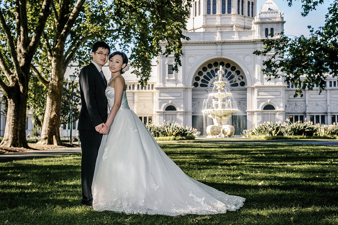 wedding photography melbourne carlton garden 29 - Pre-Wedding Photography in Melbourne