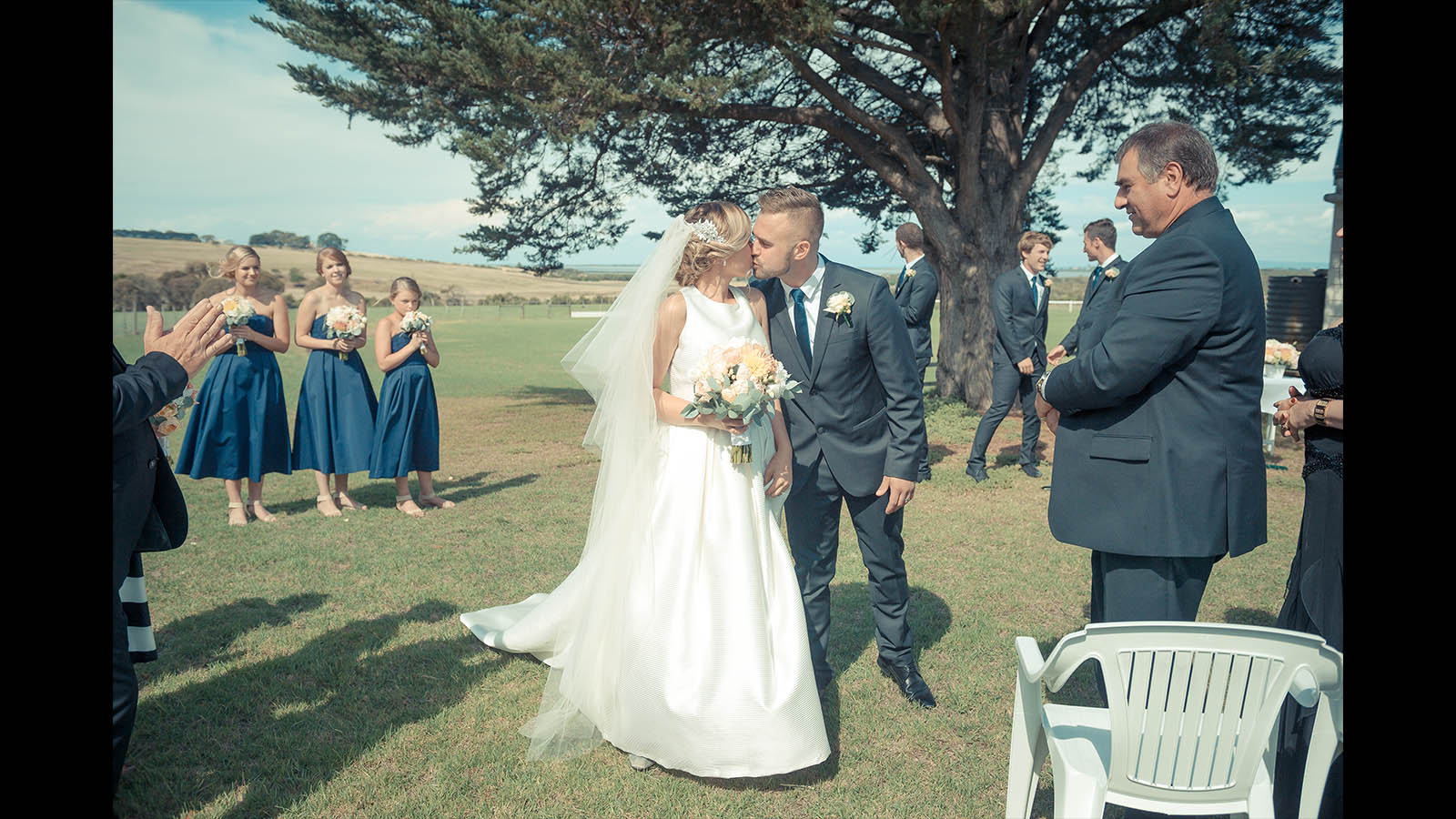 Geelong Wedding First Kiss