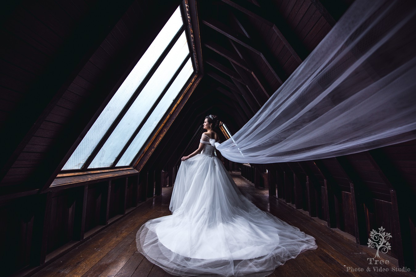 Bride-in-the-Montsalvat-attic