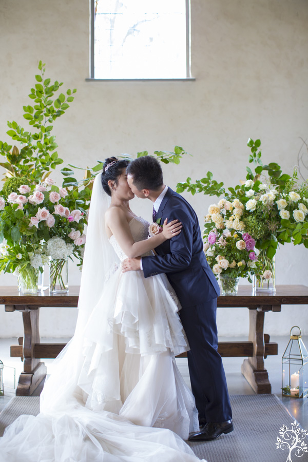 Wedding first kiss