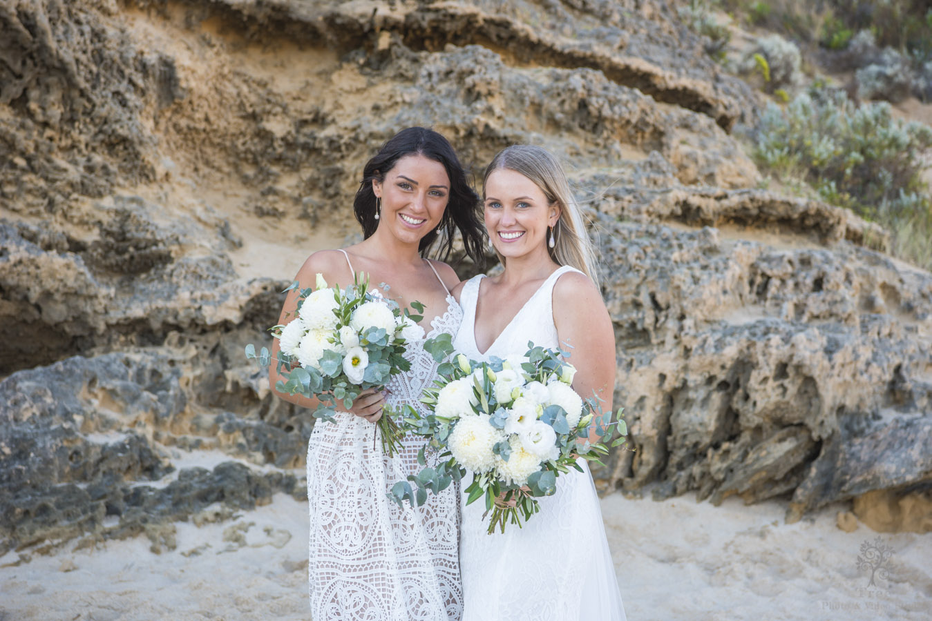 Sorrento bride and bridesmaid