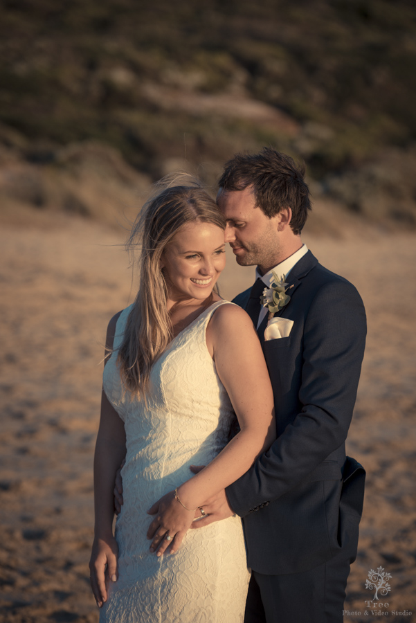 all smiles sorrento sunset bride and groom