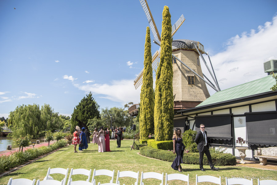 Windmill Gardens 17 - Victoria & Cameron | Windmill Gardens Wedding Photography