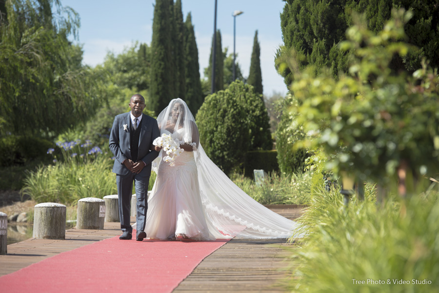 Windmill Gardens 21 1 - Victoria & Cameron | Windmill Gardens Wedding Photography