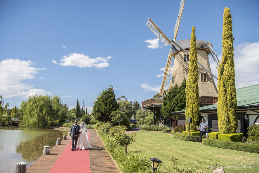 Windmill Gardens 22 1 - Victoria & Cameron | Windmill Gardens Wedding Photography