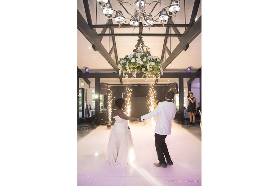 Windmill Gardens 36 1 - Victoria & Cameron | Windmill Gardens Wedding Photography