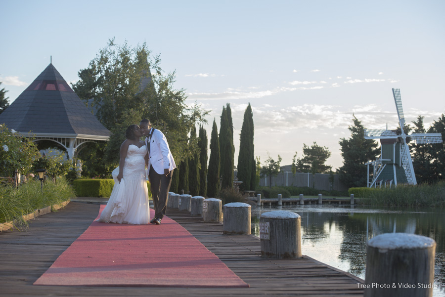 Windmill Gardens 41 1 - Victoria & Cameron | Windmill Gardens Wedding Photography