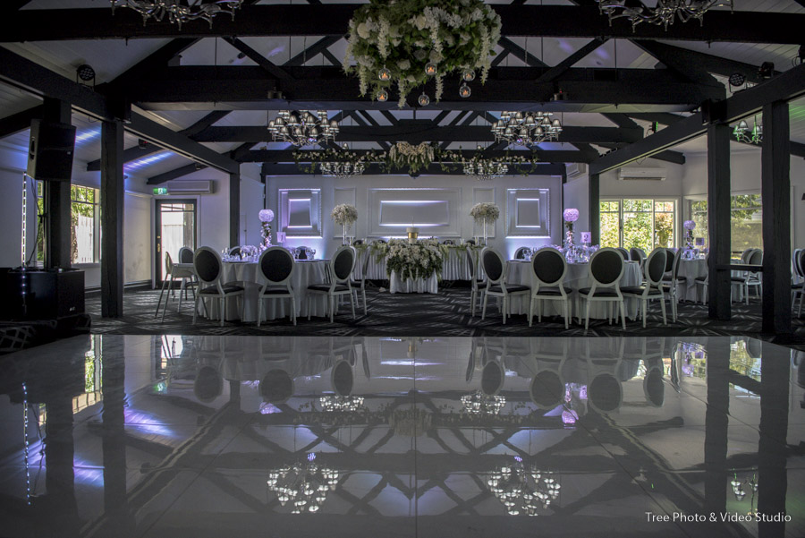 Windmill Gardens 5 - Victoria & Cameron | Windmill Gardens Wedding Photography