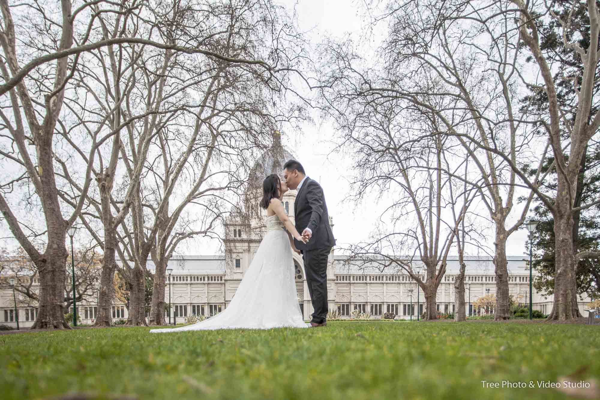 Pre-wedding Photoshoot at Carlton Garden