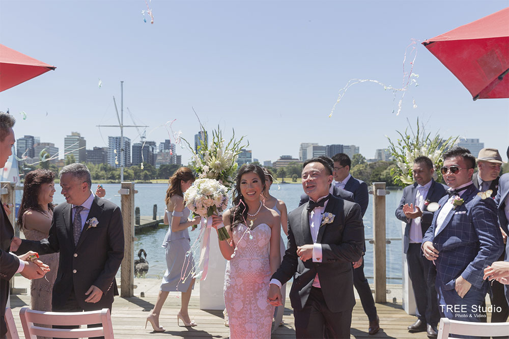 16 6 - Polly & Leo The Point Albert Park Wedding Photography