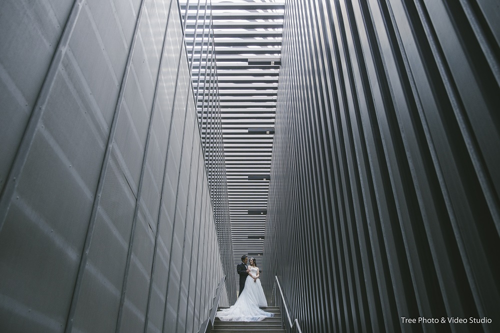 Melbourne wedding photographer takes photo of RMIT Design Archives Wedding Photo