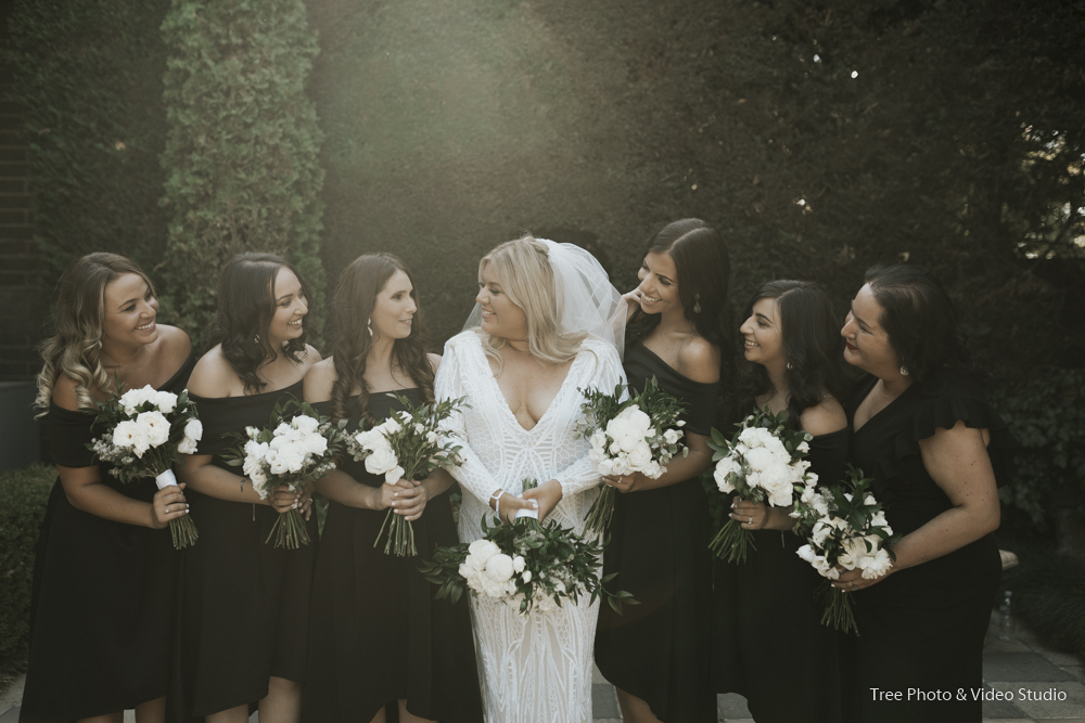 Wedding Portrait with bride and bridesmaids