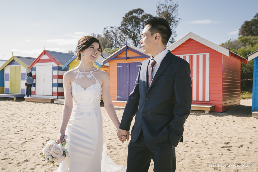 Pre-wedding photo shoot at Brighton Beach