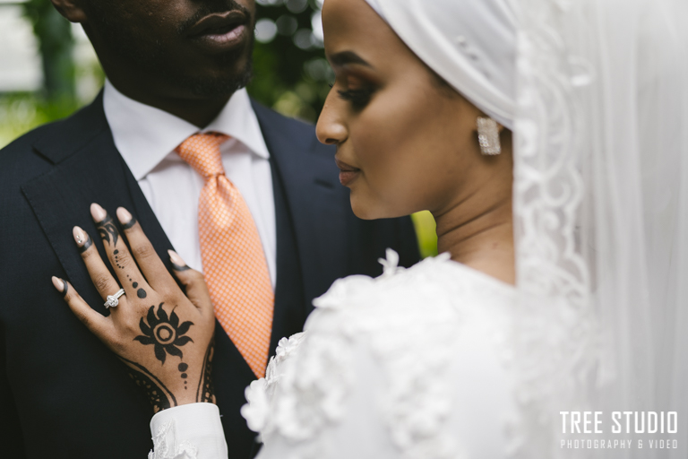 Pre-wedding photo shoot at St Kilda Botanical Garden