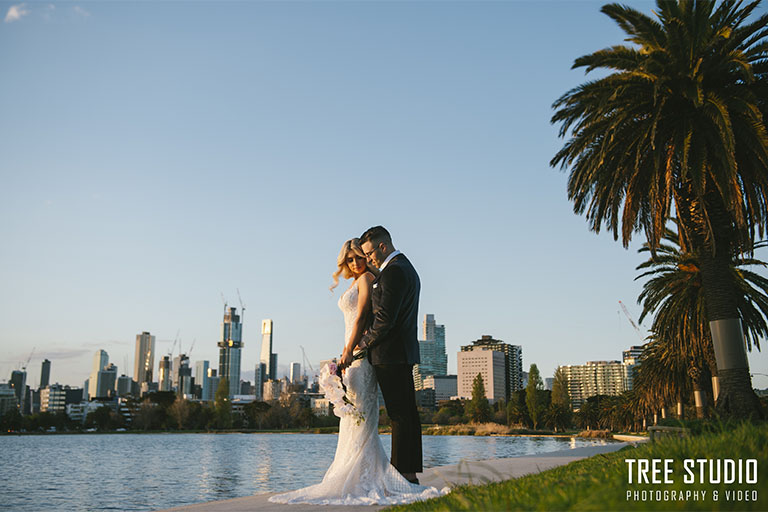 Melbourne wedding photographer takes photo of Sunset photos