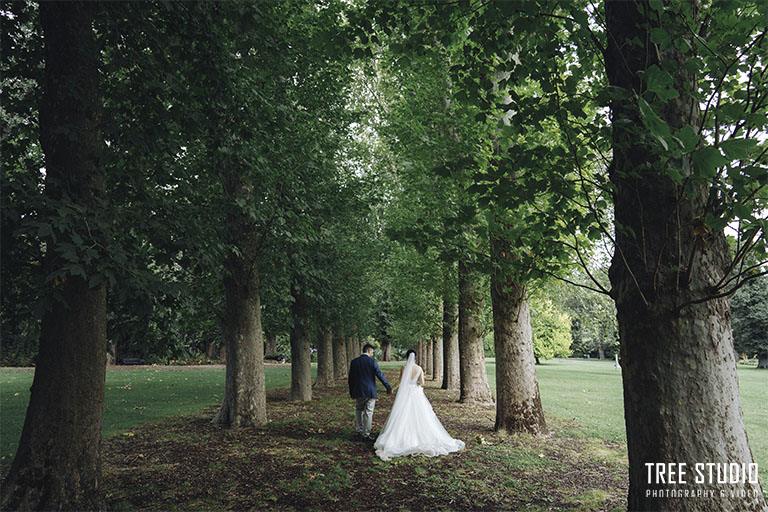 Melbourne wedding photographer takes photo of Melbourne city photos