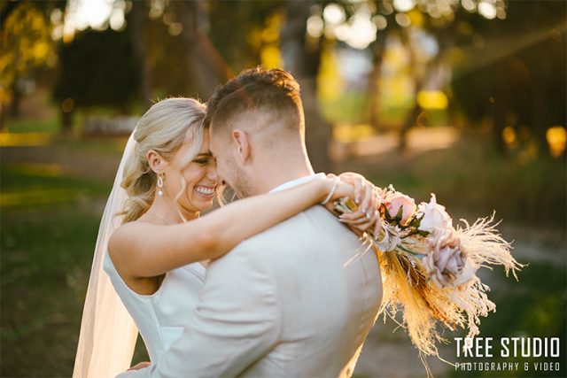 Melbourne wedding photographer takes photo of sunset