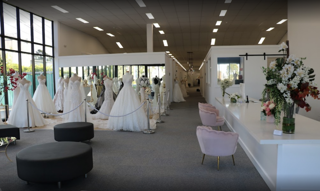 Bella E La Bestia Bridal wedding dress price range ($$)