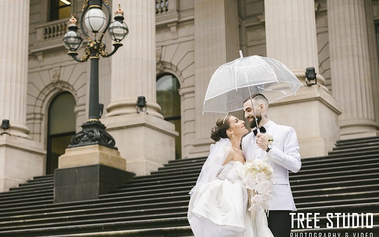 Melbourne wedding photographer capture Parliament House In Melbourne