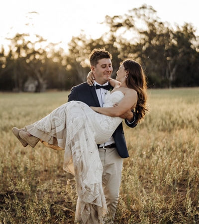 Kate & beau @ perricoota station
